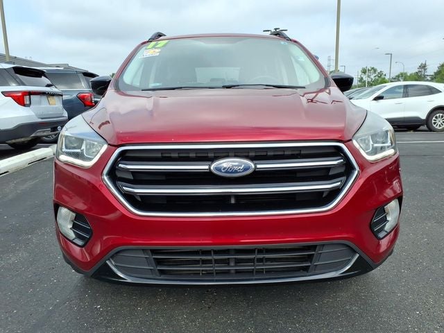 Used 2017 Ford Escape SE with VIN 1FMCU9G95HUE92826 for sale in Flat Rock, MI