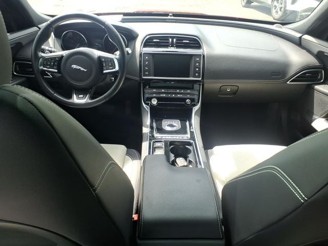 2018 Jaguar XE 35t R-Sport